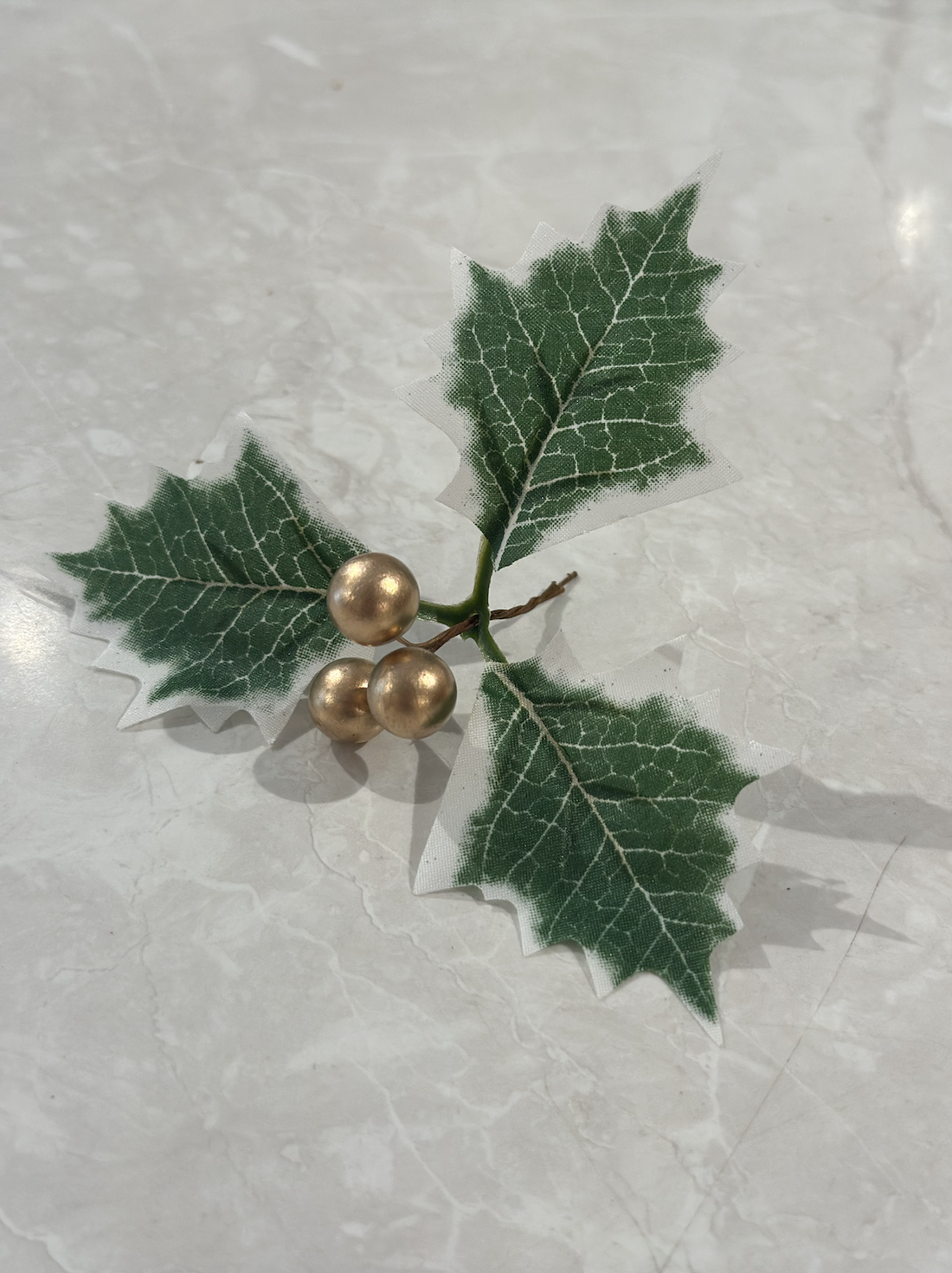 'Holly with Gold Berries' Gift Embellishment